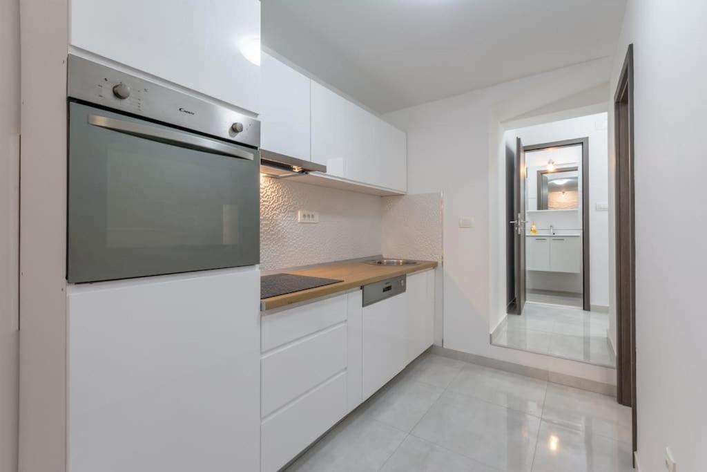 Apartment 3M - One Bedroom Apartment Сплит Екстериор снимка